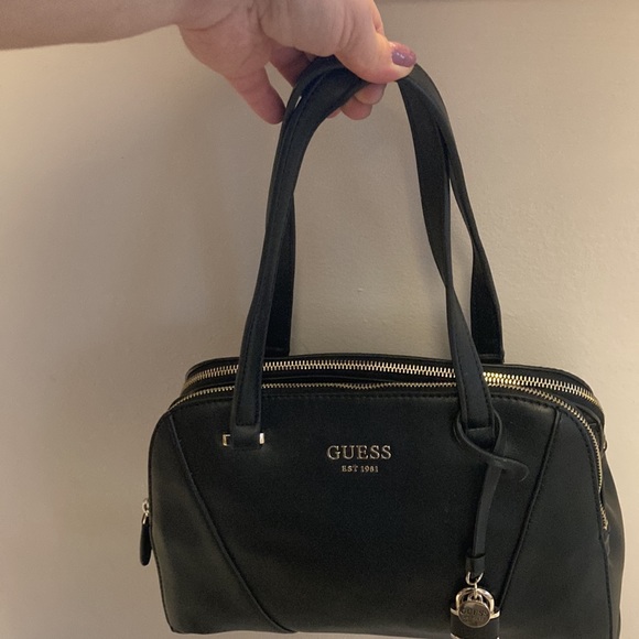 Guess Handbags - Guess tote bag